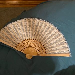 Lace fan